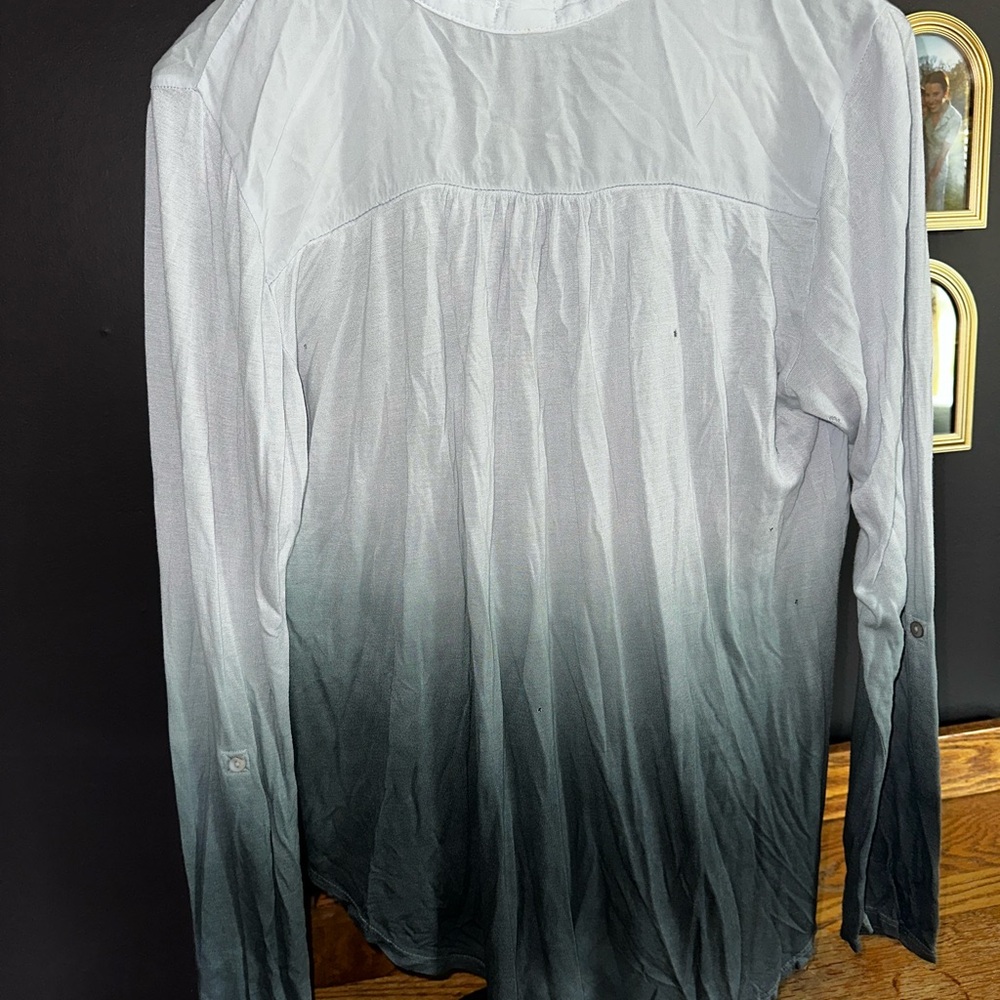 Florally Embroidered Ombre V-Neck Blouse in Light Blue and Charcoal - Picture 4 of 5